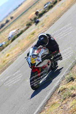 media/Oct-15-2023-TrackXperience (Sun) [[85198ff50b]]/Group 2/session 4 turn 3/